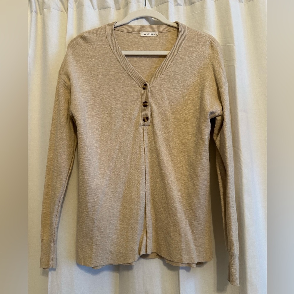 Neuflora Cream Sweater Shirt: Size S
